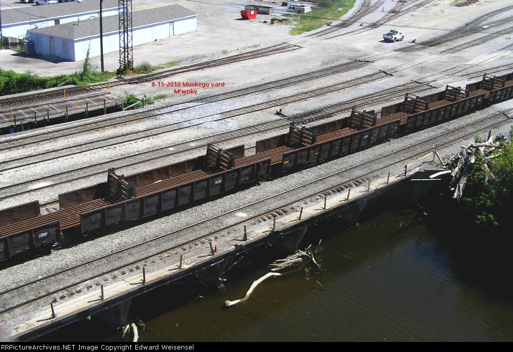 10 ribbons of rail remain in this CP train slumbering thru an August Sunday 